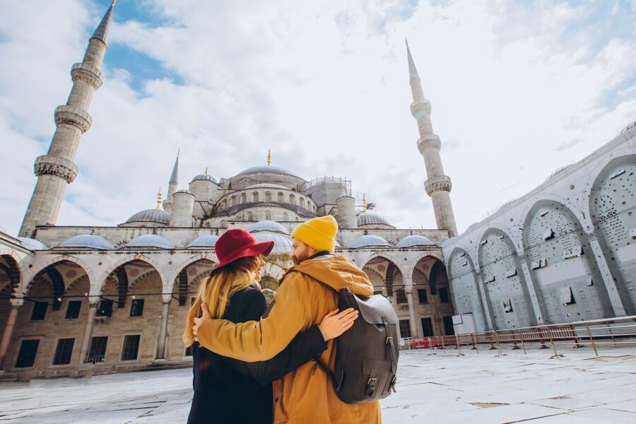 Istanbul: Private photoshoot at Hagia Sophia&Blue Mosque - Two landmarks, one focused goal