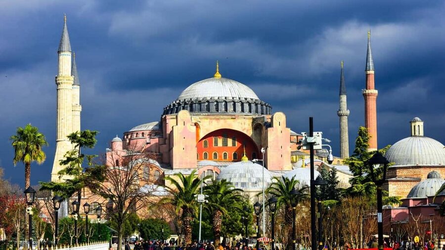 Istanbul: Private Sightseeing Tour in Multiple Languages - From German Fountain to Grand Bazaar: the route that keeps its story straight