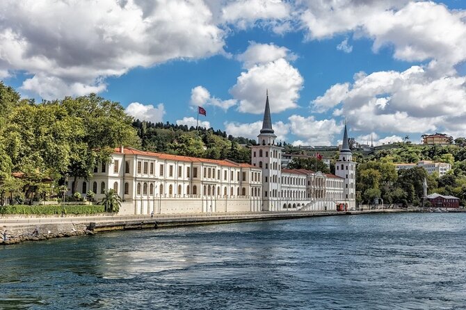 Istanbul Private Transfer from City Hotels to Cruise port - The ride time reality: 30 minutes on paper vs. traffic in Istanbul