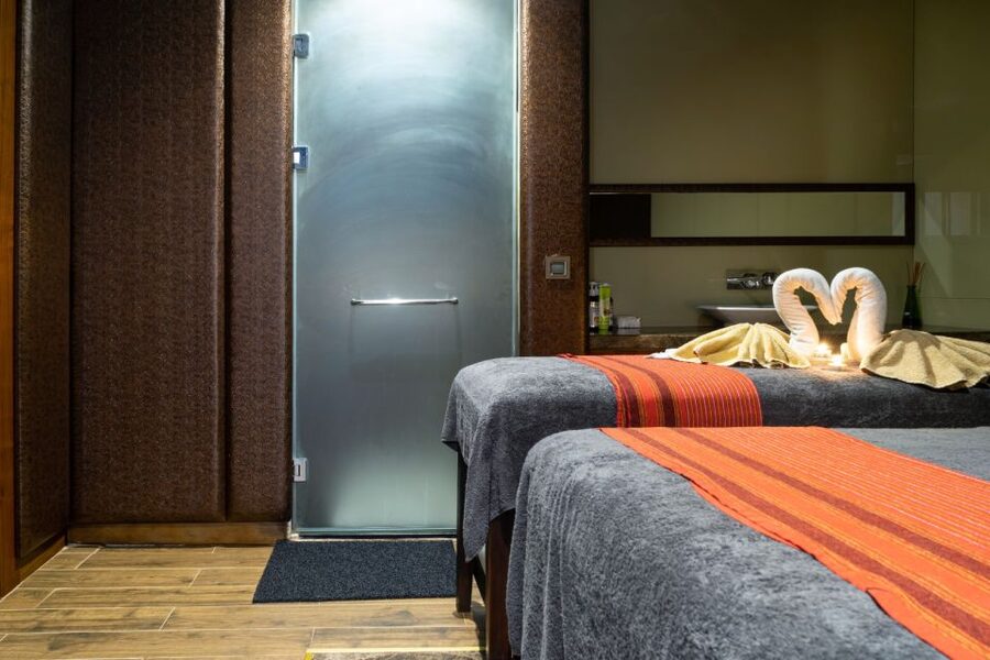 Istanbul: Private Turkish Bath, Massage, and Pool in Taksim - Pool, sauna, and those small comfort factors you should plan for