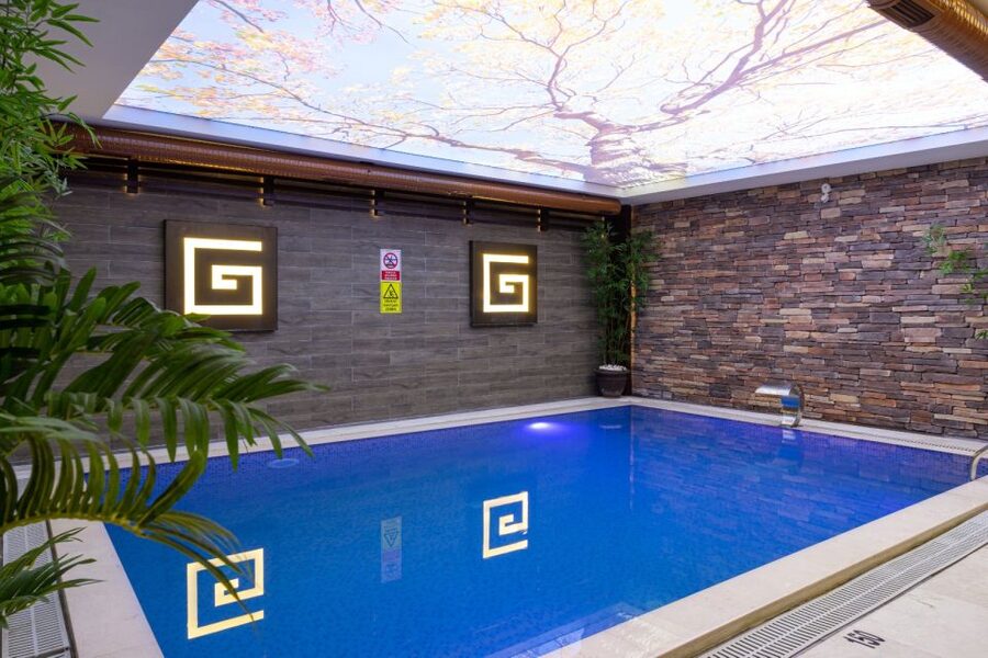 Istanbul: Private Turkish Bath, Massage, and Pool in Taksim - Getting to the Grand Hotel de Pera spa floor (and how the space is shared)