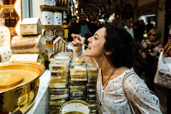 Istanbul Private Walking Tour: Highlights & Gems with a Local - Grand Bazaar: browsing like you know where you are going