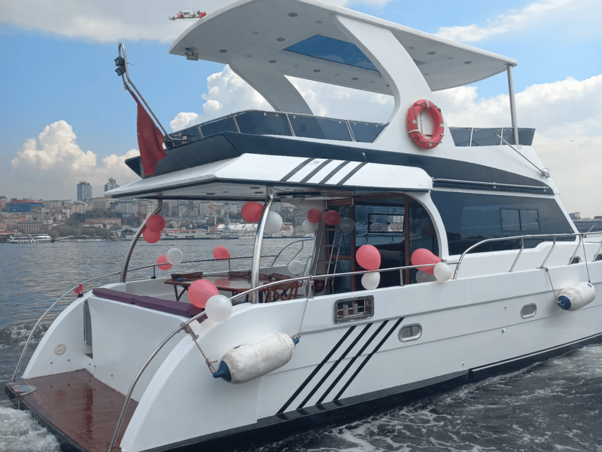 Istanbul: Private Yacht Organization on Bosphorus (14 Meter) - Food, drinks, and comfort: what’s included and how to plan