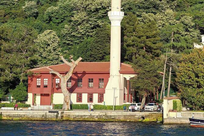Istanbul's Golden Hour: Bosphorus Sunset Cruise By Boat - Beylerbeyi stop: the one real pause, and what you should do with it