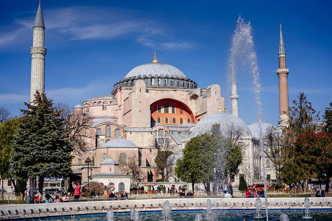 Istanbul Shopping Tour – Hagia Sophia, Hippodrome & Grand Bazaar - Stop 1: Hagia Sophia Grand Mosque Views Without the Guesswork