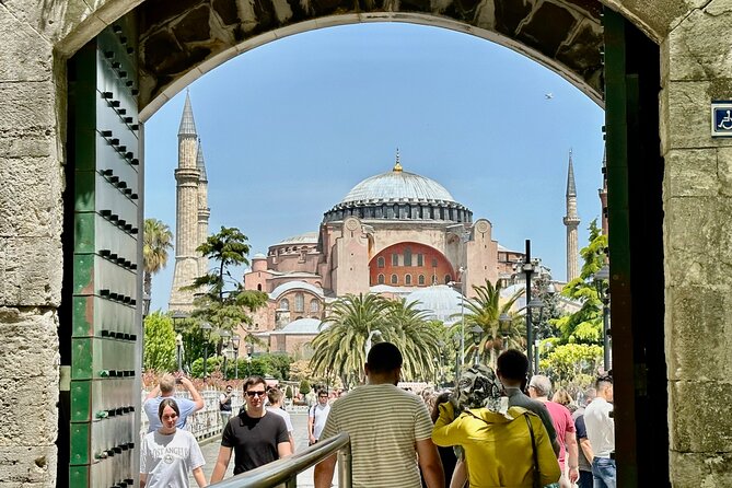 Istanbul Sightseeing Walking Tour - Topkapi Palace Area to Sultanahmet Square: Why the Neighborhood Matters