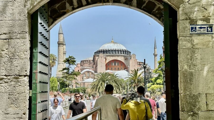 Istanbul Small-Group City and Secret Streets Tour with Guide - Spice Bazaar: Shopping Time That Won’t Fry Your Plans