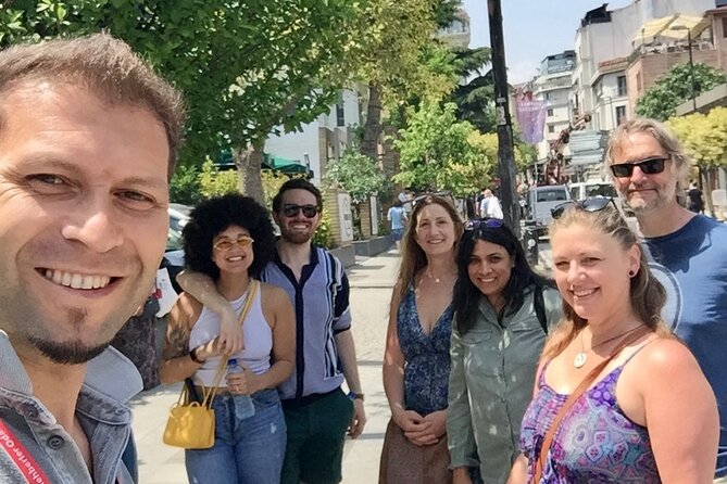Istanbul Small-Group City and Secret Streets Tour with Guide - Sogukcesme Sokak: leaning houses and a Topkapi backdrop