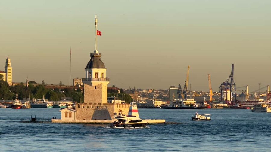 İstanbul: Small-Group Sunset Cruise & Audio Guide w/Snack - Key things to know before you go