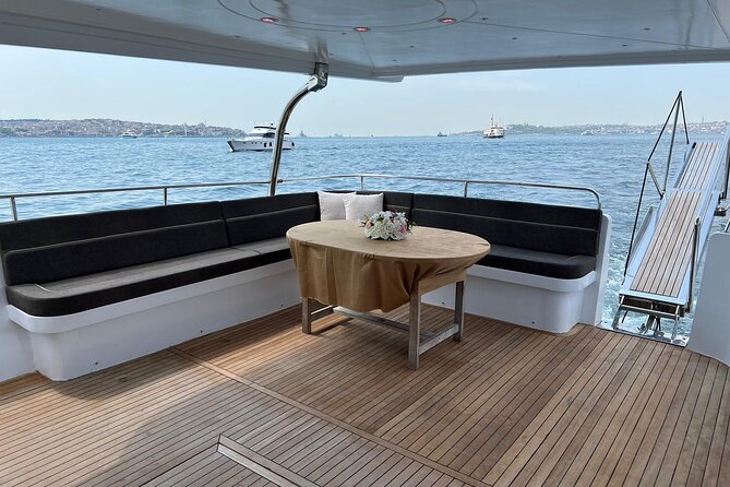 Istanbul: Small-Group Yacht Cruise with Snacks, Sunset or Daytime - Snacks, tea, and the kind of onboard comfort that matters