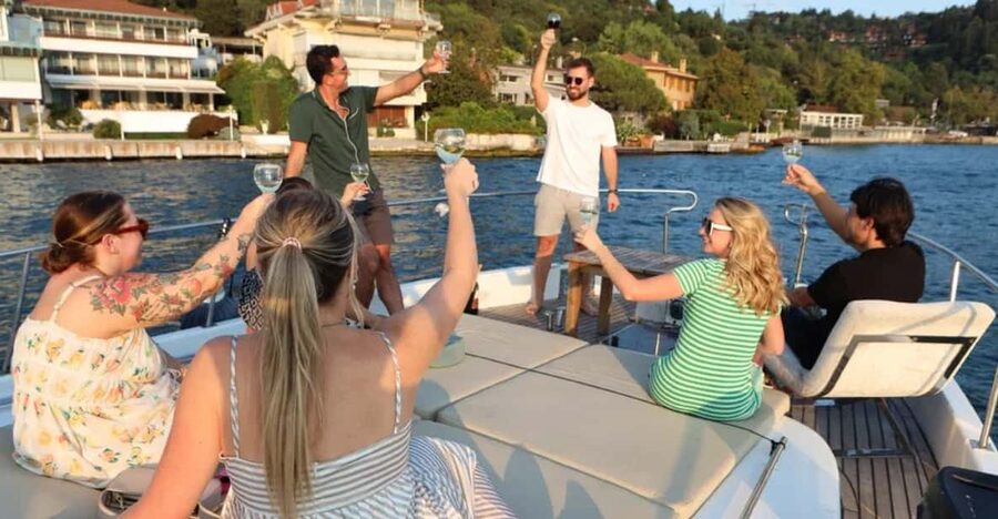Istanbul: Small Group Yacht Tour with Unlimited Wine - Should you book this Bosphorus yacht tour?