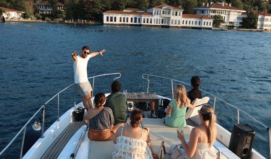 Istanbul: Small Group Yacht Tour with Unlimited Wine - The wine-and-snack setup: why this isn’t just a party cruise