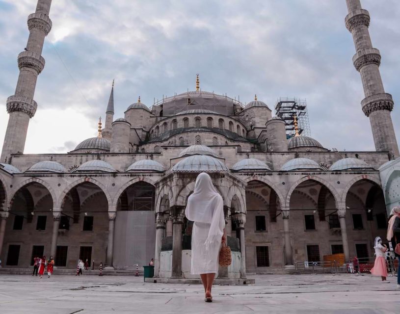 Istanbul-St Sophia,Blue Mosque,Hippodrome Guided Tour - Hagia Sophia: a guided approach with no guarantees