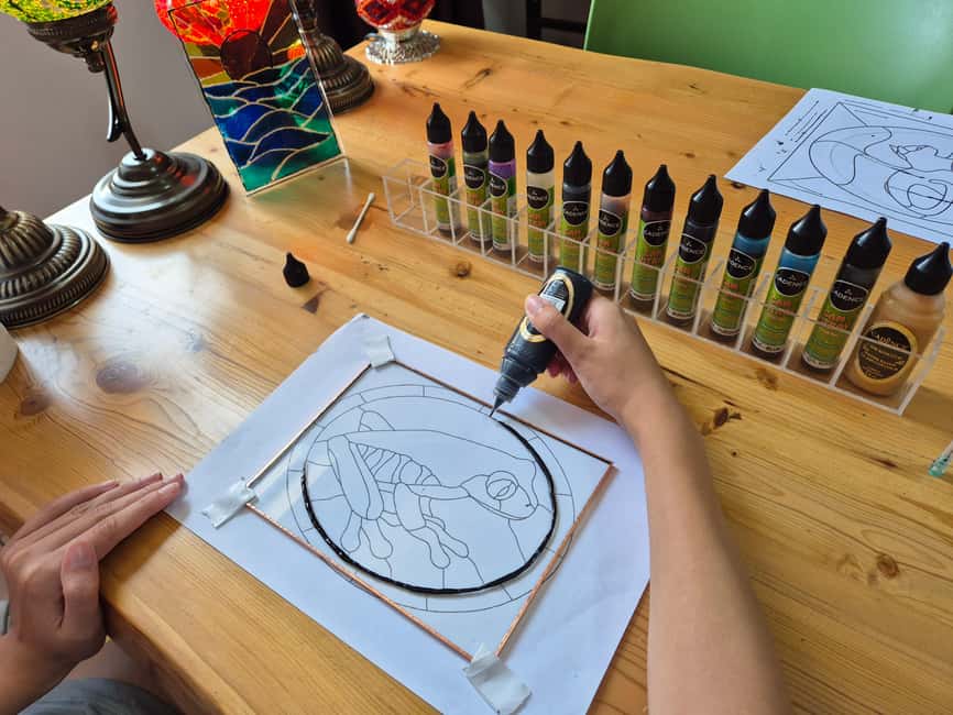 Istanbul: Stained Glass Painting Workshop - Traditional Art - Where you’ll start: the studio by cafés