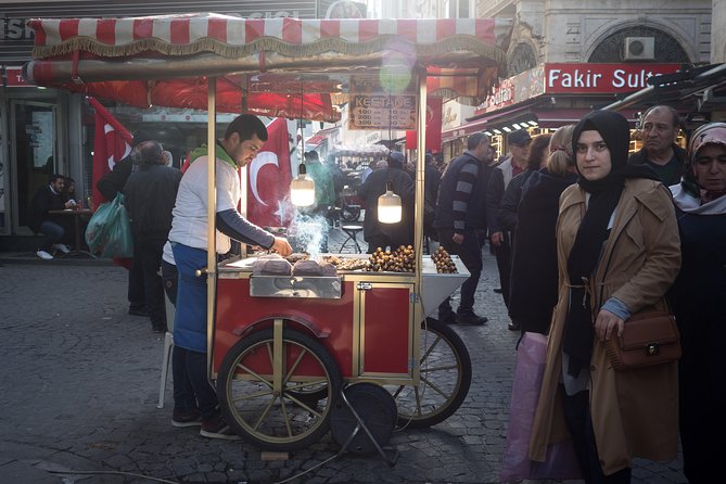 Istanbul Street Photo Tour - Stop 3: Eminönü Square and working inside 15th-century buildings