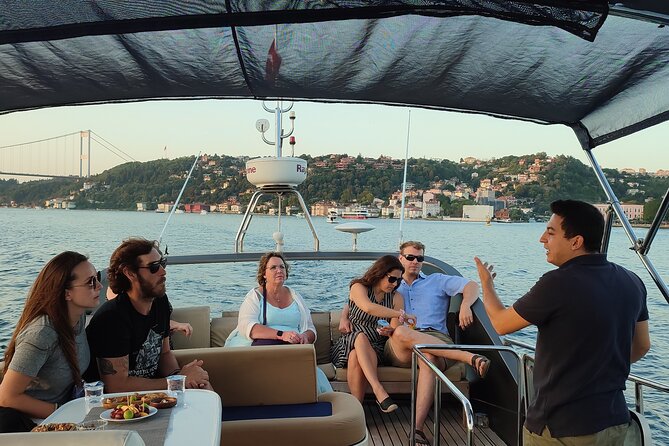 Istanbul Sunset Cruise on Luxury Yacht - Guided Group Cruise - Üsküdar, Kuleli, Beylerbeyi: Asian-side palaces and the Bosphorus Bridge drama