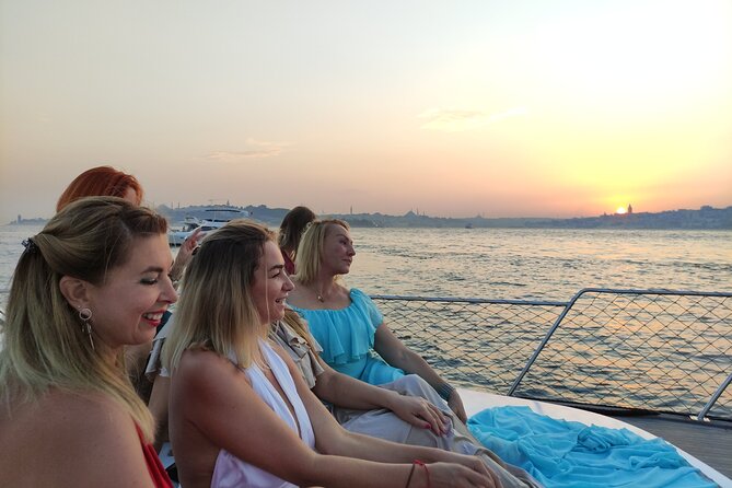 Istanbul Sunset Cruise With Luxury Yacht On Bosphorus - Getting to Arap Cami without stress (and why it matters)