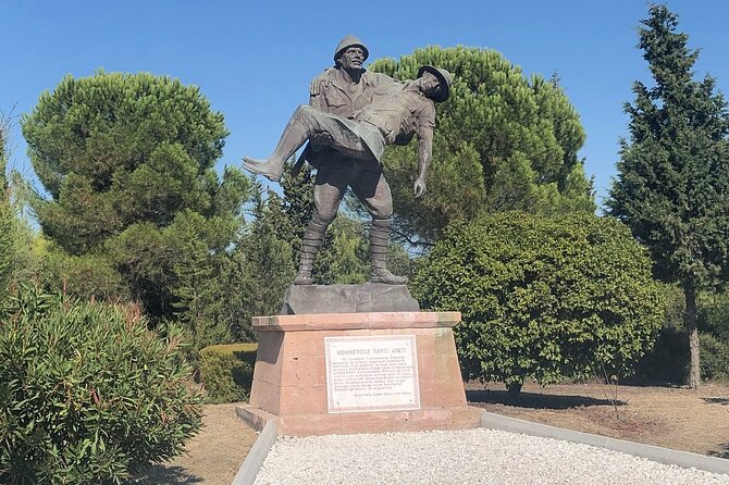 Istanbul to Gallipoli, Canakkale and Troy. 2 Day Tour with Hotel - Guides, group size, and how the tour stays friendly