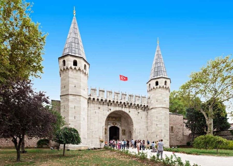 Istanbul: Topkapi, Hagia Sophia, Basilica & Blue Mosque Pass - Hagia Sophia skip-the-line plus QR/audio setup you can’t ignore