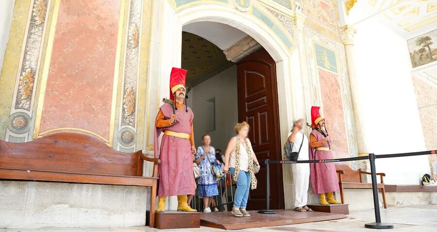 Istanbul: Topkapi, Harem Small Group Guided Tour & Historian - Meeting at Dsign Café on the Hippodrome: Don’t Miss the MegaPass Flag