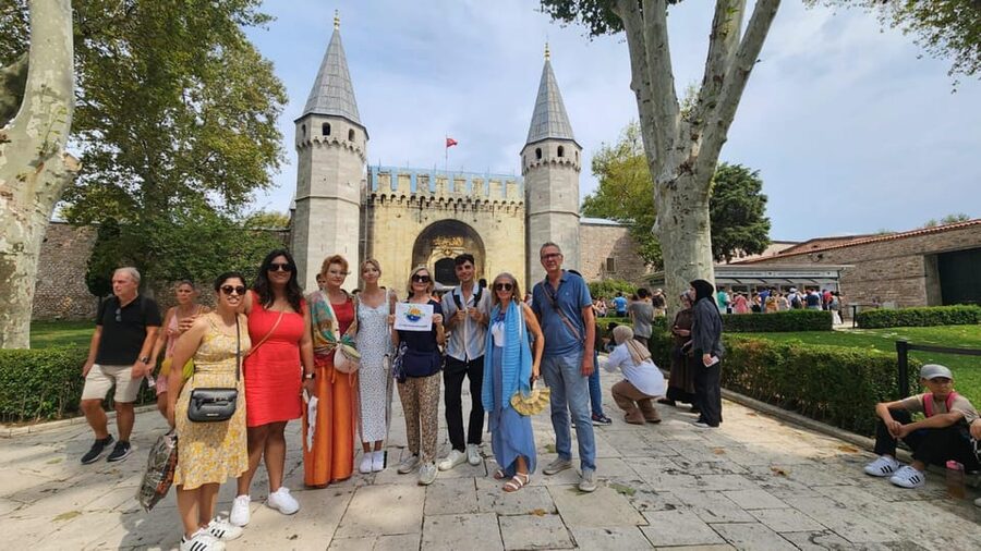 Istanbul : Topkapi Palace and Harem Entrance w/Audio Guide - Audio-led Istanbul: choosing your Topkapi or Hagia Sophia storyline