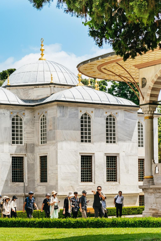 Istanbul: Topkapi Palace and Harem Guided Tour with Ticket - Golden Horn views from the outer terraces: the scenic payoff