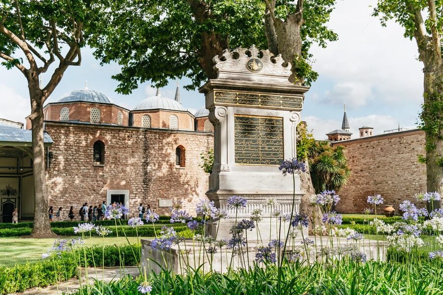 Istanbul: Topkapi Palace and Harem Guided Tour with Ticket - Meeting at Ersoy Bufe: start fast, not stressed