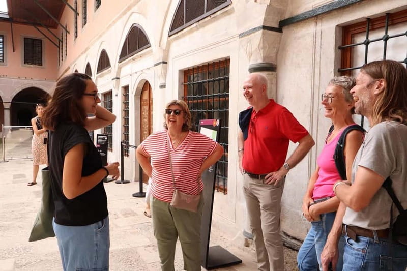 Istanbul: Topkapi Palace and Harem Museum Tour with Ticket - Why the guides make or break Topkapi