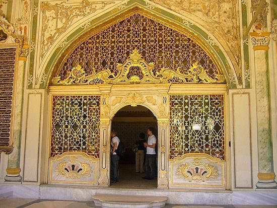 Istanbul: Topkapi Palace Guided Tour - The Ottoman palace in 2 hours: what you’ll realistically get