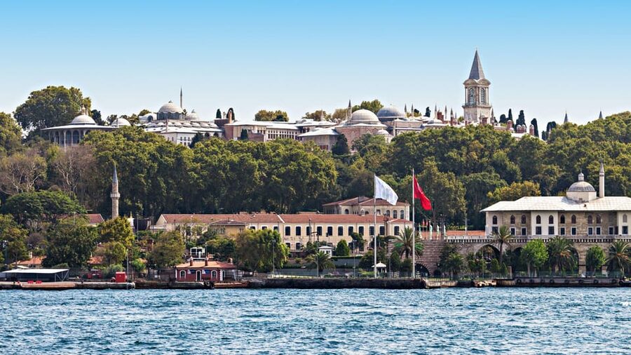 Istanbul: Topkapi Palace Guided Tour w/ Skip-the-Ticket-Line - Skip-the-line access: what it really buys you