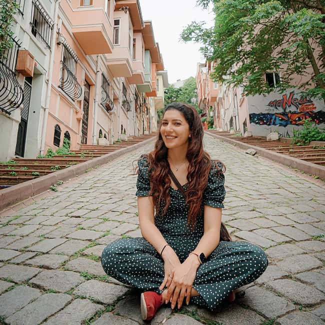 Istanbul: Tour and Photoshoot at Multiple Locations - Flying dress photoshoot: what it is, and what costs extra