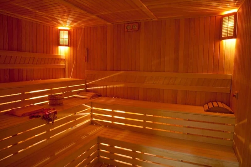 Istanbul: Traditional Turkish Bath with Foam and Oil Massage - The hammam flow: steam, sauna, and the menthol room