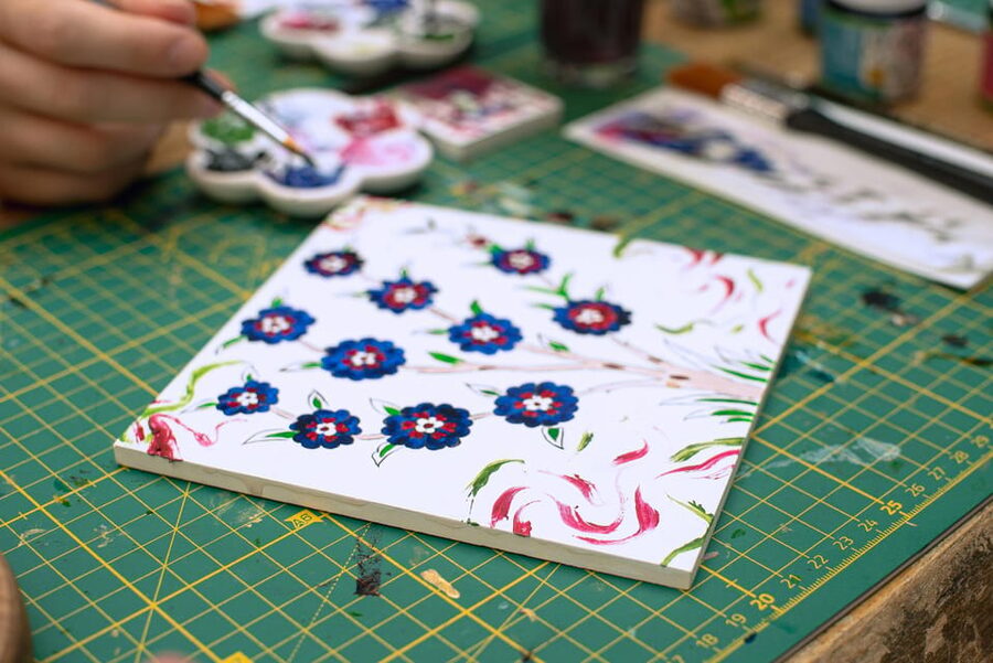 Istanbul: Turkish Tile Painting & Ceramic Workshop w/ Snacks - What about group size and teacher attention?