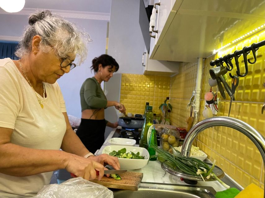 Istanbul: Vegan/Vegetarian Cooking Class with Locals at Home - Entering a Local Home Near Taksim (Tea, Talk, and Calm)