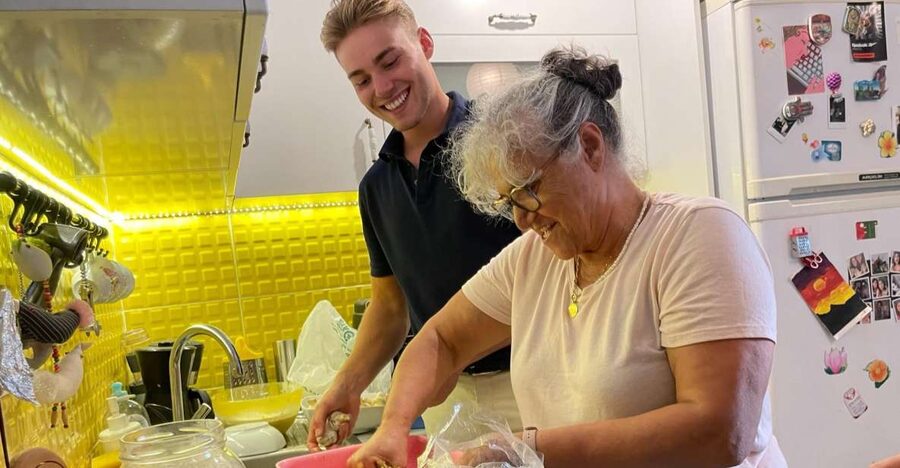 Istanbul: Vegan/Vegetarian Cooking Class with Locals at Home - Tea, Conversation, and Eating What You Cook (The Real Benefit)