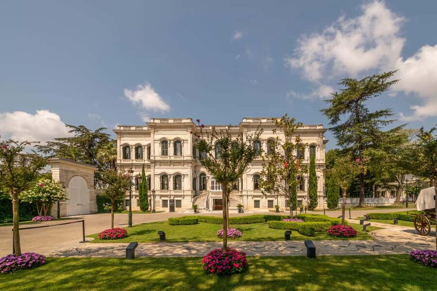 Istanbul: Yildiz Palace & Museum Skip the Ticket Line Entry - Arriving at Valide Gate: fast entry, then security