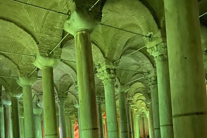 IstanbulBasilicaCistern/fastEntranceEnglish/Spanish (not tickets) - Quick take: Basilica Cistern fast entrance in plain terms