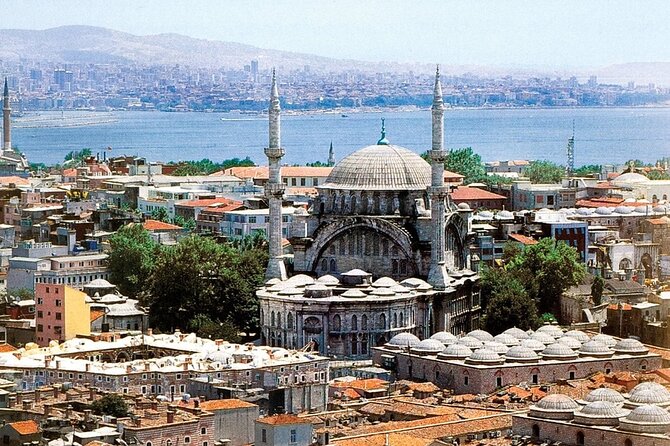 Journey Through Istanbul's History - Spice Market (Misir Çarşısı) to Yeni Camii: smells, sweets, and a final architectural cap