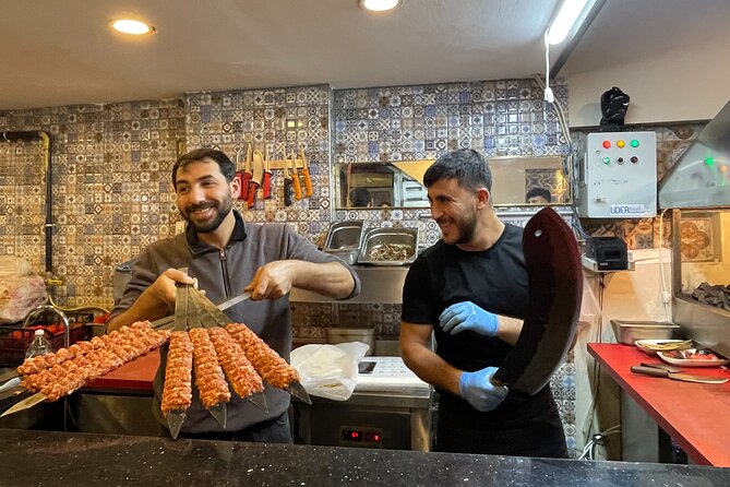 Kebab Crawl Istanbul - Künefe for dessert: cheese, pistachio, and tea or coffee