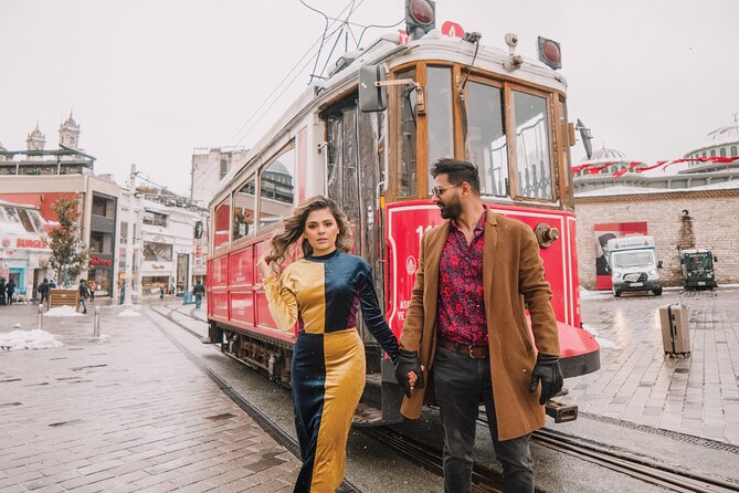 Love in Istanbul: Perfect Photo Moments at Iconic Locations - Key moments that make this photo session worth it