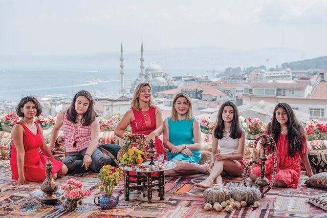 Love in Istanbul: Perfect Photo Moments at Iconic Locations - How the private photo session actually works in Istanbul