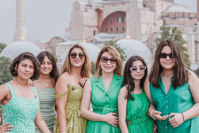 Love in Istanbul: Perfect Photo Moments at Iconic Locations - Ortaköy and Taksim Square: when you want a modern-street photo moment