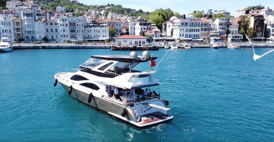 Luxury Private Yacht Rental - How the Live Guide Turns Windows Into a Story