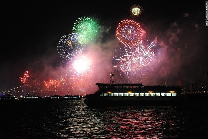 New Year's Eve dinner cruise & party on Bosphorus, Istanbul 2026 - Choosing Gold vs Silver: Where Your Comfort and View Likely Differ