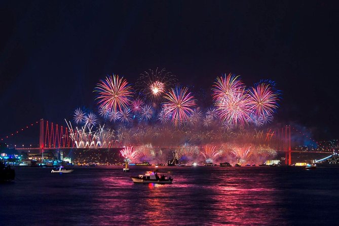 New Year's Eve dinner cruise & party on Bosphorus, Istanbul 2026 - Should You Book This New Year’s Eve Bosphorus Cruise?