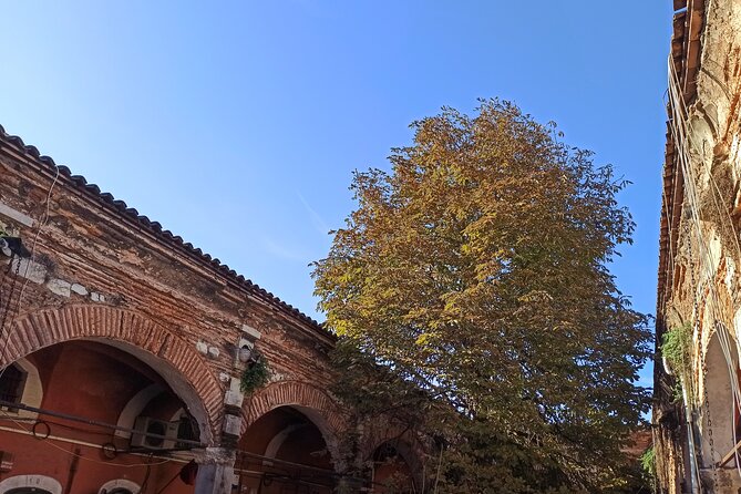 Photograph the Hidden Corners of the Grand Bazaar in Istanbul - Getting off the main streets inside the Grand Bazaar