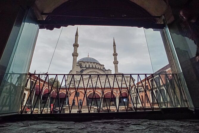 Photograph the Hidden Corners of the Grand Bazaar in Istanbul - Coaching that works for beginners and experienced shooters