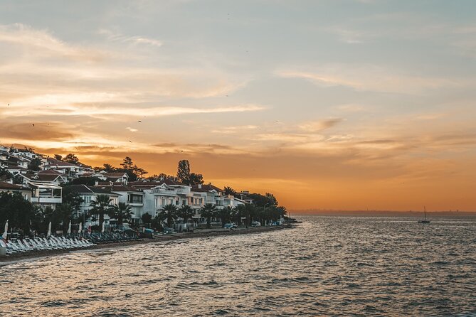 Princes' Islands Cruise with Lunch and Transfer Full-Day Tour - Boat comfort and safety: what to watch for