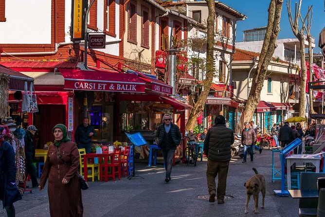 Princess Island Tour with Lunch & Ferry Ride - Büyükada: Horse-Drawn Carriage and Beach Time