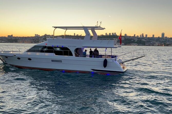 Private 2-Hour Bosphorus Cruise with Yacth - Coffee and Captain: Making a Short Cruise Feel Smooth